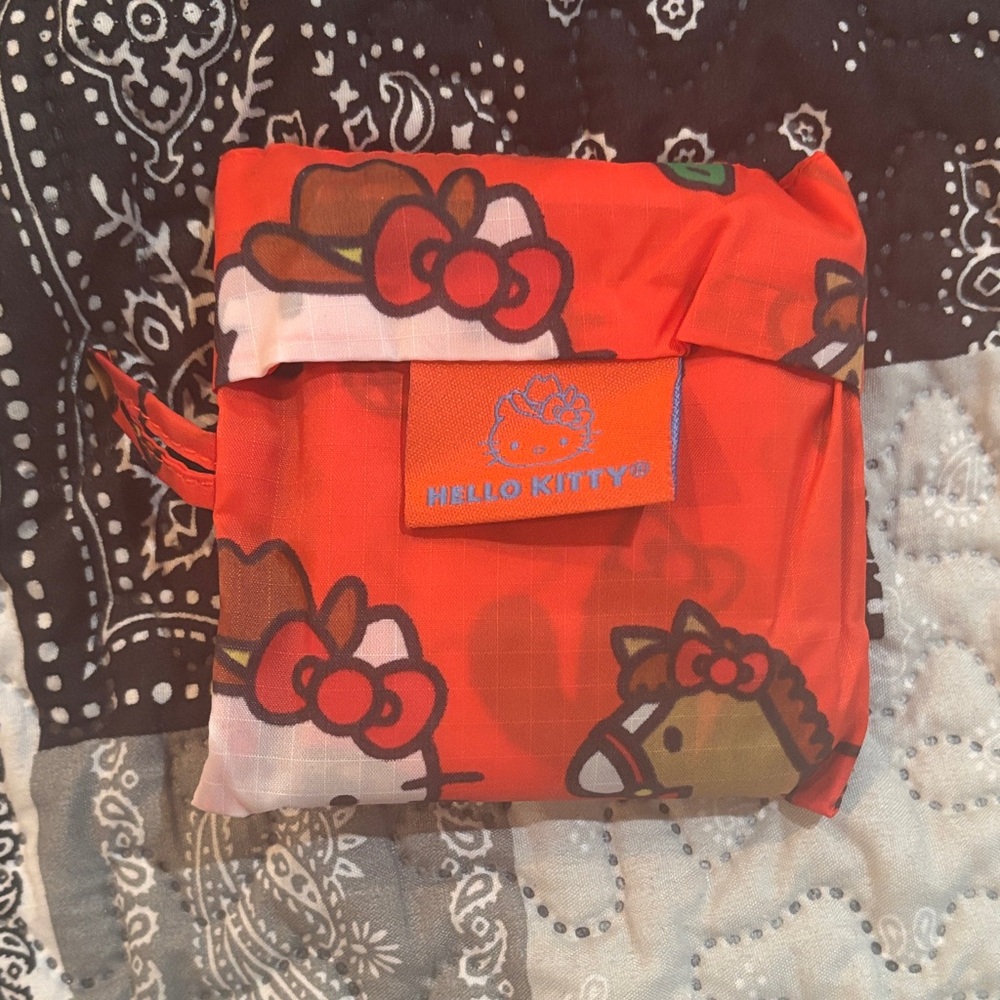 Hello Kitty baby BAGGU